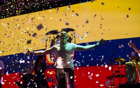 Emotion Band terminó su intervención agradeciendo a todos los artistas de Ecuador.