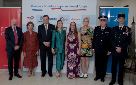 Frédéric Desagneaux, Dalal Desagneaux, Thierry Souet, María Fernanda de Souet, Solène Haillard, Pascale Baraghini, Bertrand Mathieu y Philippe Sallenave.