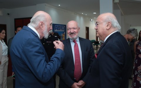 Roberto Seminario Wright, Frédéric Desagneaux y Juan Doumet.