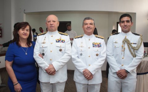 Mónica de la Torre, Enrique Aristizábal, Luis Tierra y Ricardo Espinoza.