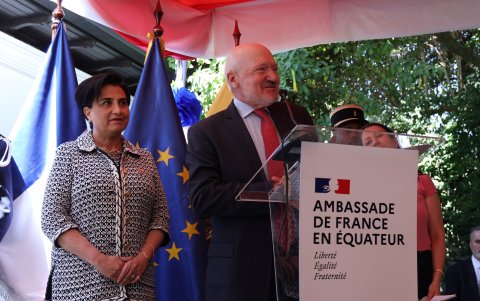 El embajador Frédéric Desagneaux junto a la ministra Gabriela Sommerfeld.