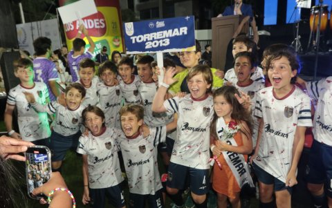 El equipo Torre Mar 2013 ganó el premio a mejor uniforme.