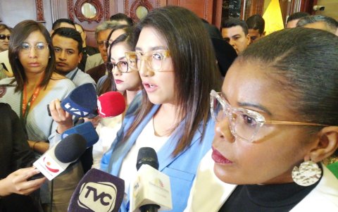 Gissela Garzón también está metida en la polémica de la dolarización.