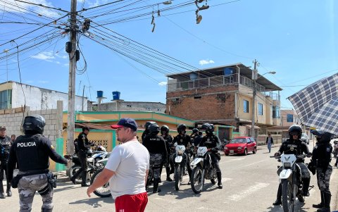 La Policía Nacional llegó al sector tras el hecho; las clases no fueron suspendidas.