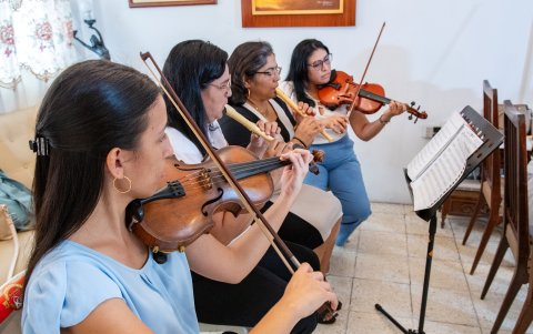 Festival. Karla Rodríguez Manrique, María González, Éricka Ponce y Mónica Morán interpretan canciones en honor a Guayaquil.