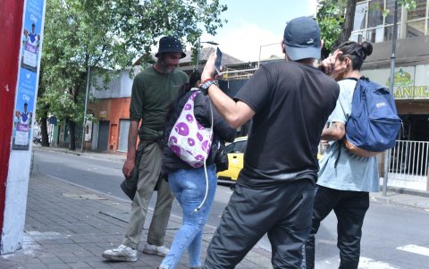 La Mariscal. Varios negocios permanecen cerrados en el sector. Vecinos aseguran que habitantes de la calle y la venta de estupefacientes dan una mala imagen.