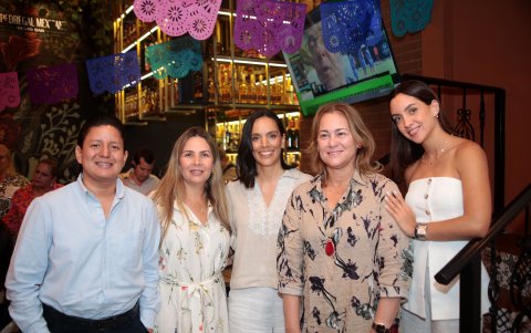 Michael Navarrete, Mónica Bejarano, Silvia Icaza, Pati Correia y Ana Belén Iglesias.