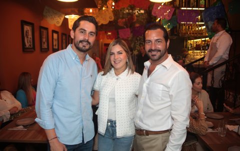 Andrés Aguirre, Paola Andrade y Carlos Javier Andrade.