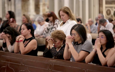 En la celebración religiosa.