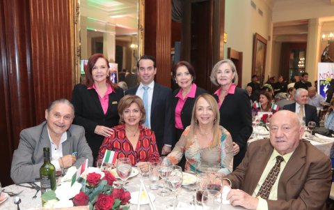 Esperanza de González, Francisco Ortega, Marcela Valero, Alexandra Bauer, Ramiro Viteri, Mariuxi de Viteri, Carolina de Saab y Julio Saab.