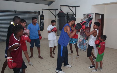 Formación. Desde 2016, Yecson Preciado busca rescatar, a través del deporte, a los menores de Isla Trinitaria.