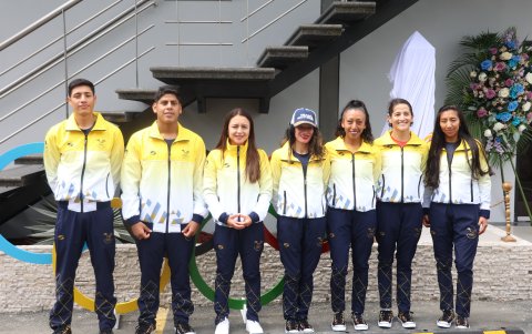 Parte de la delegación tricolor en la despedida oficial en Ecuador.