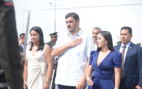 Álvarez junto a Viviana Véloz, vicepresidenta de la Asamblea Nacional.