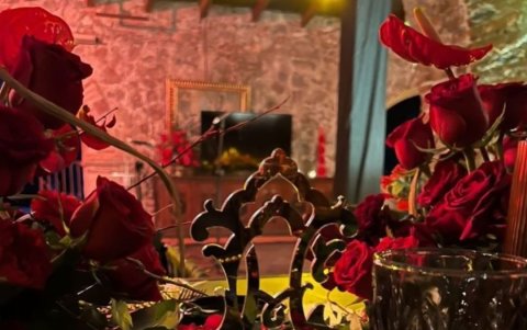 Arreglo de mesa del matrimonio de Christian Nodal y Ángela Aguilar