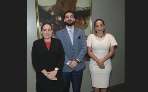 Cinthia Vera, George Nassar y Kelly Sempértegui.