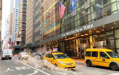Los taxistas también mantienen su preferencia por las monedas y billetes.