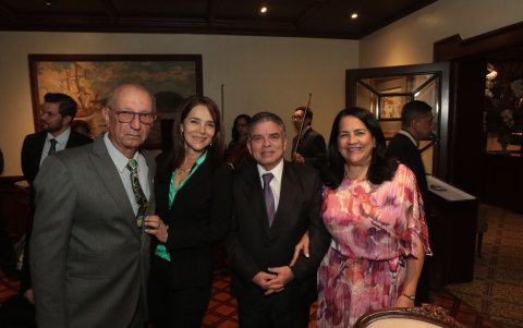 Carlos Koch, Marcia de Koch, Luis Nath y María Isabel de Nath.