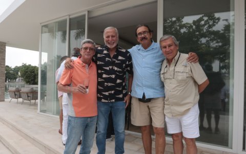 Mauricio Vernaza, Eduardo Negrón, Jaime Zea y Fausto Villacís.