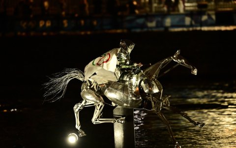 Momento de la ceremonia de inauguración de los Juegos Olímpicos de París 2024, este viernes en la capital francesa.