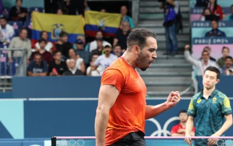 El ecuatoriano Alberto Miño durante su competencia ante el australiano Finn Luu.