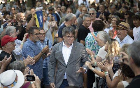 El expresidente de la Generalitat, Carles Puigdemont, sigue decidido a regresar próximamente a Cataluña.