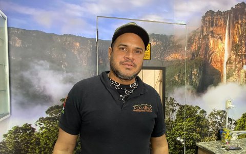 Kervis González tiene más de 8 años en Ecuador y trabaja en una panadería.