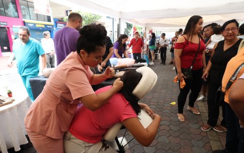 Incluso se observó negocios dedicados al masaje.