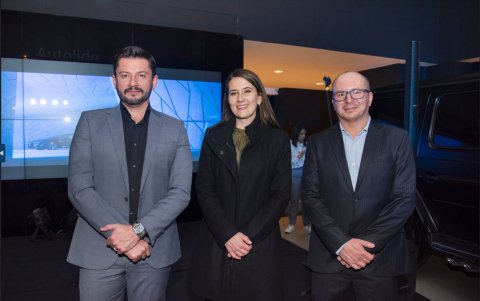 Juan Francisco Buccelli, gerente general Inchcape Ecuador; Camila Mejía, directora comercial Mercedes-Benz Autos; y Andrés Cordero, gerente de Marketing Inchcape Ecuador.