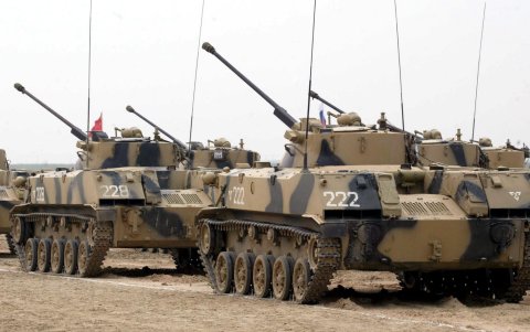 Varios tanques rusos aparecen en una foto de archivo.