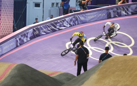 Alfredo Campo lideró una de las 3 carreras en las primeras rondas en el BMX