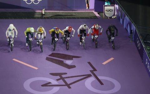 Alfredo Campo finaliza sexto en el Heat 2 Run 1 de las semifinales.