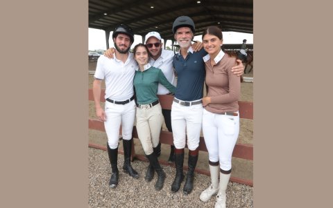Daniel Rosales, Victoria Ledesma, Paulino Vintimilla, Eduardo Ledesma e Ivanna Varas.