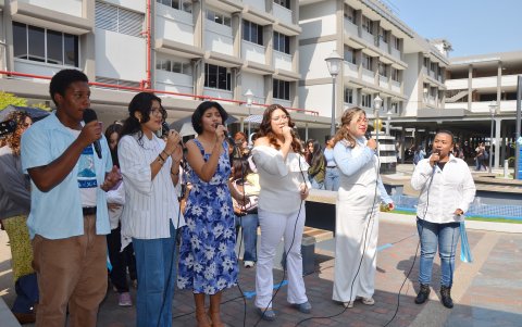 La Universidad Laica Vicente Rocafuerte de Guayaquil (ULVR) reunió a la comunidad universitaria con un evento cultural