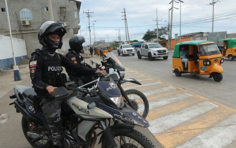 La presencia policial en Posorja es escasa. Hay miedo en la ciudadanía.