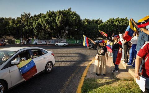 Las personas salieron también en sus vehículos