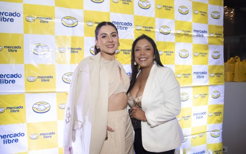 Pavlova Charpentier y Samanta Espinoza.