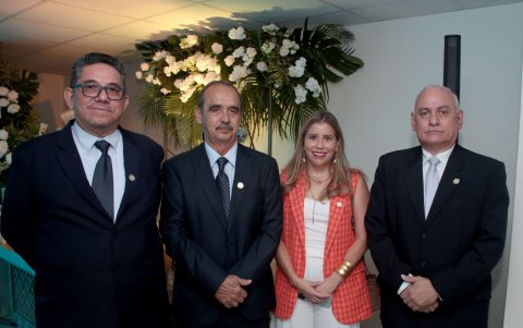 Gilberto Tobar, José Vélez, Guillermina Villavicencio y Juan Carlos Peña.