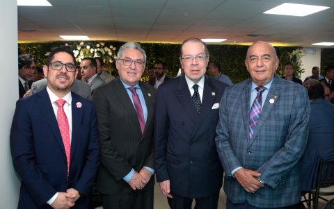 Miguel Ángel Córdova, Iván Chérrez, Óscar Zuloaga y Fernando Donoso.