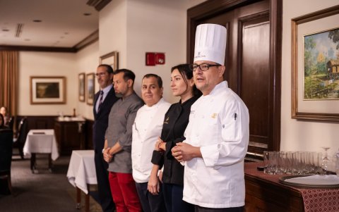 Diego Noboa, Byron Rivera, Iván Grain, Nicole Robalino y Diego Hermosa.