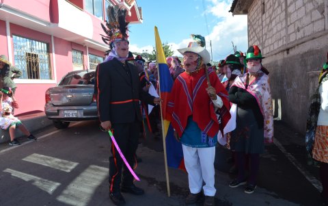 Hace más de 60 años solo participaban hombres. Actualmente, ambos géneros se toman el asunto muy en serio.