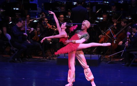 El público se transportó a la era dorada de la danza, inspirada por el legado de Sergei Diaghilev (1872-1929).