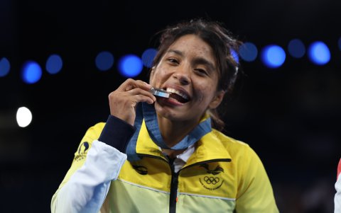 La Tigra Yépez hizo historia al ganar la primera presea en lucha.