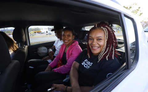 Neisi Dajomes y Angie Palacios ya están en Quito.