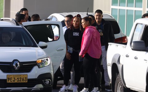 Neisi Dajomes y Angie Palacios ya están en Quito.