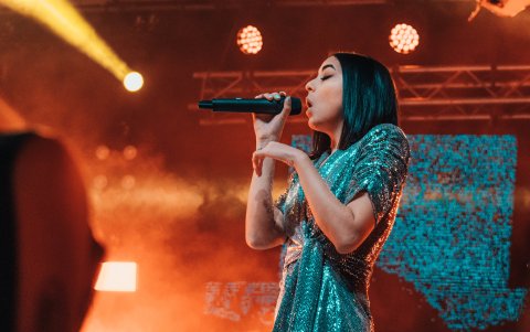 María Buendía, la nueva voz principal de la banda, ha estado vinculada desde siempre con la música de Verde70.