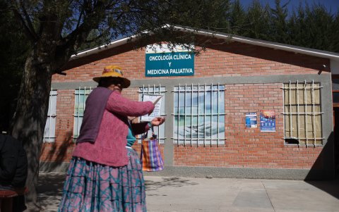 Los pacientes con cáncer también deben soportar la tardanza en la programación de radioterapia.
