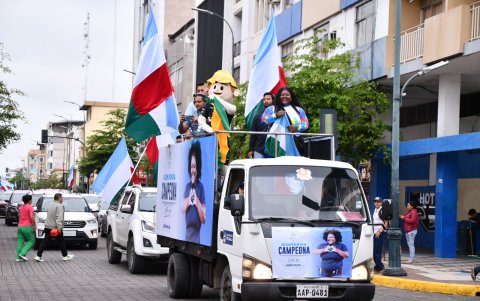 Lisseth Ayoví, acudió hasta el municipio donde le anunciaron la sorpresa de la construcción de su casa en un conjunto habitacional.