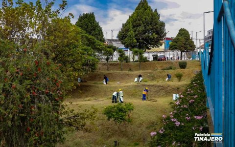 En las últimas semanas se han ejecutado mingas en las quebradas y áreas verdes aledañas a la calle Antonia Vela.