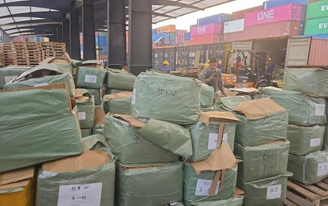 Operativo. La Aduana trabaja para agilitar los aforos para que no demore la salida de los contenedores, sin que esto implique obviar los debidos controles. Se halló un contrabando de zapatos.