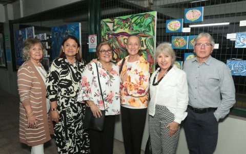 María Elena Villegas, Jacqueline Avellán, Mariuxi Abad, Marina Salvarezza, Lola Tapia y Fernando Nath.